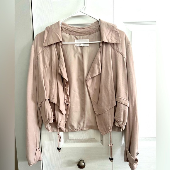 BB Dakota Jackets & Blazers - BB Dakota Cropped Jacket - Size Small